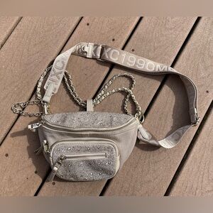 Steve Madden Maxima Convertible belt bag, Blush Muli